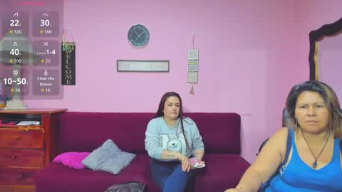 Snapshot of alejita_smithh chatting on October 14, 12:06 pm zoe and Kataleya online show from October 14, 12:06 pm