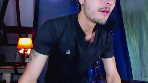 Snapshot of alejo_323__ chatting on January 3, 2:43 am alejo_323__ online show from January 3, 2:43 am