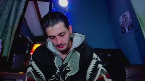 Snapshot of alejo_323__ chatting on February 17, 3:15 am alejo_323__ online show from February 17, 3:15 am