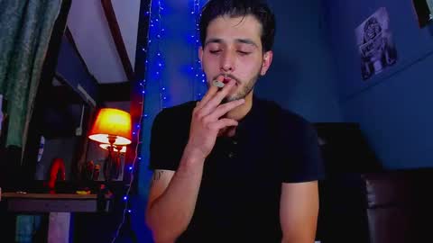 Snapshot of alejo_323__ chatting on February 18, 3:31 am alejo_323__ online show from February 18, 3:31 am