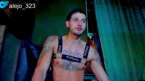 alejo_323__ online show from May 4, 3:13 am