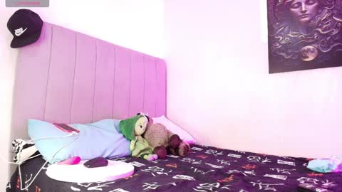 Snapshot of alejo_cute chatting on December 30, 8:47 pm alejo_cute online show from December 30, 8:47 pm