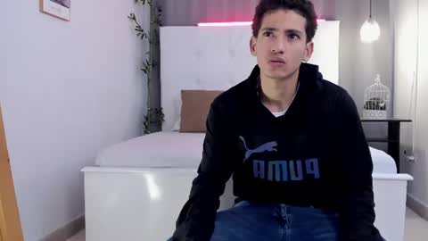 Snapshot of alejo_exotic chatting on June 20, 12:30 pm alejo_exotic online show from June 20, 12:30 pm