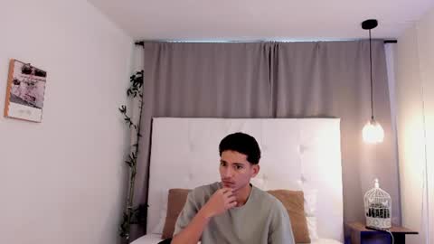 Snapshot of alejo_exotic chatting on June 30, 12:17 pm alejo_exotic online show from June 30, 12:17 pm
