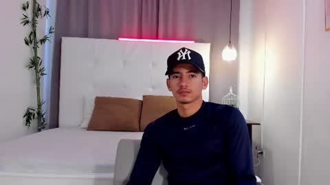 Snapshot of alejo_exotic chatting on July 24, 12:25 pm alejo_exotic online show from July 24, 12:25 pm
