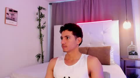 Snapshot of alejo_exotic chatting on July 31, 12:15 pm alejo_exotic online show from July 31, 12:15 pm