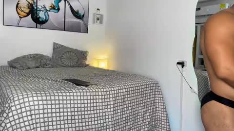 Snapshot of alejo_gero1712 chatting on October 4, 10:08 pm Alejo online show from October 4, 10:08 pm