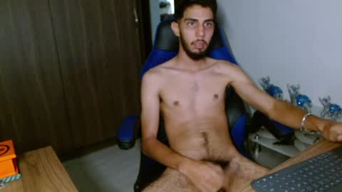 Snapshot of alejo_hot23 chatting on April 9, 2:11 am David online show from April 9, 2:11 am