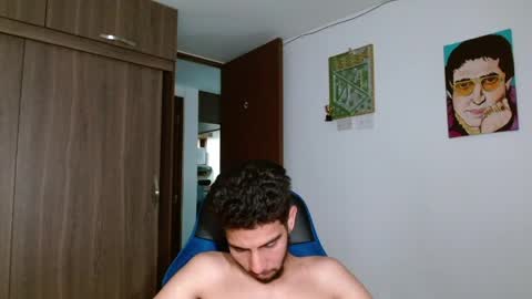 Snapshot of alejo_hot23 chatting on April 24, 2:36 am David online show from April 24, 2:36 am