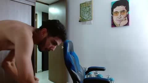 Snapshot of alejo_hot23 chatting on April 25, 1:41 pm David online show from April 25, 1:41 pm