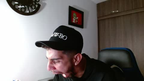 Snapshot of alejo_hot23 chatting on May 7, 12:05 am David online show from May 7, 12:05 am