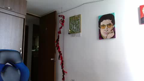Snapshot of alejo_hot23 chatting on May 10, 6:57 pm David online show from May 10, 6:57 pm