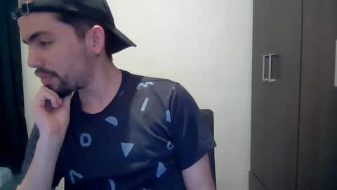 Snapshot of alejo_shy chatting on December 17, 4:34 am alejo_shy online show from December 17, 4:34 am