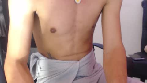 Snapshot of alejo_stone12 chatting on April 1, 2:12 am alejo online show from April 1, 2:12 am