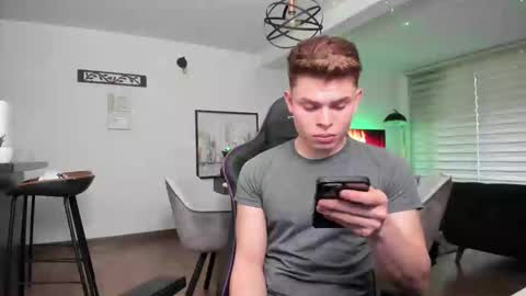 Snapshot of alejoo_twink chatting on March 5, 10:32 pm ONLYFANS Alejoo twink online show from March 5, 10:32 pm
