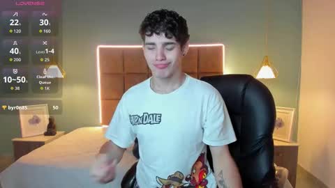 ALejoo Saenz online show from November 18, 5:17 pm