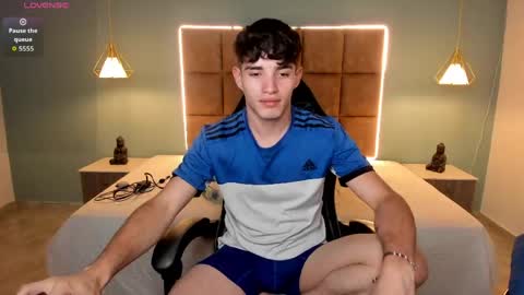 ALejoo Saenz online show from May 16, 4:31 am