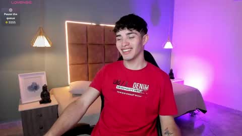ALejoo Saenz online show from May 18, 3:13 am