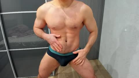 aleks_brown online show from May 19, 9:54 pm