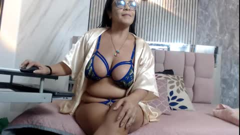 Snapshot of aleksa_morris chatting on March 28, 8:41 pm Aleksa online show from March 28, 8:41 pm