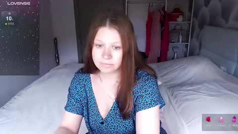 Snapshot of aleksasamui chatting on May 10, 7:46 am Aleksa online show from May 10, 7:46 am