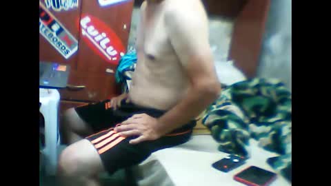 Snapshot of alemaorico chatting on February 27, 12:32 am rico online show from February 27, 12:32 am