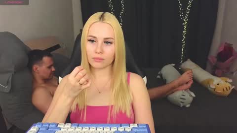 Snapshot of alena_hot_sex chatting on March 1, 4:33 pm Alena online show from March 1, 4:33 pm