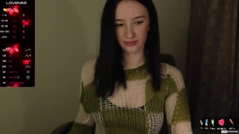 Snapshot of alena_navi chatting on December 21, 6:44 pm Alena online show from December 21, 6:44 pm