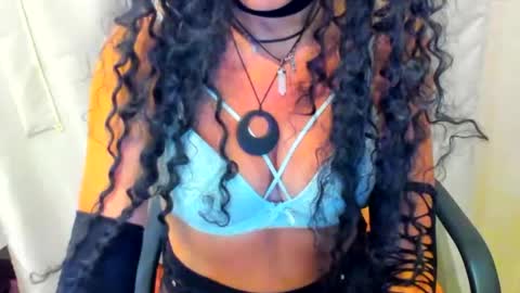 Luly online show from June 22, 1:29 am