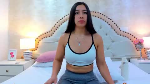 Snapshot of alenacoleman chatting on July 5, 1:29 pm ALENA online show from July 5, 1:29 pm