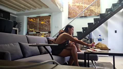 Snapshot of alenart chatting on December 29, 7:32 pm alenart online show from December 29, 7:32 pm