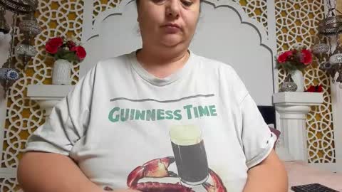 Snapshot of alesha_arabian_ chatting on December 19, 5:14 am alesha_arabian_ online show from December 19, 5:14 am