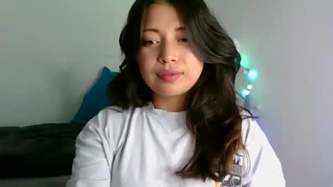 QUEEN OFF MILk  IM BACK  15 NOV online show from March 25, 1:39 pm