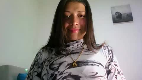 QUEEN OFF MILk  IM BACK  15 NOV online show from May 11, 12:05 am