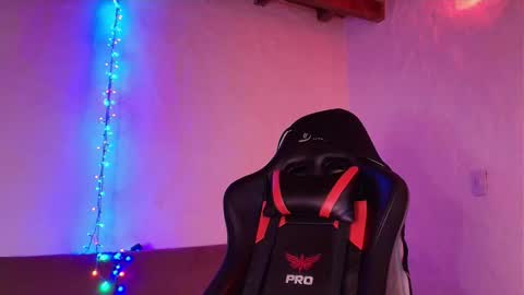 Snapshot of alessafrost_ chatting on March 9, 1:37 pm Onlyfans Babykarma6 online show from March 9, 1:37 pm