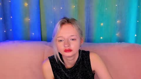 Snapshot of alessakiss chatting on April 24, 2:36 am alessakiss online show from April 24, 2:36 am
