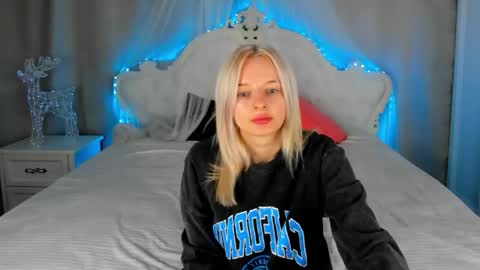 Snapshot of alessakiss chatting on May 4, 2:07 am alessakiss online show from May 4, 2:07 am