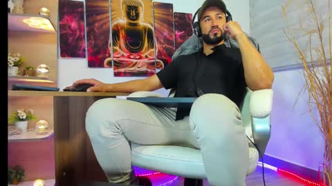 Snapshot of alessandro__wye chatting on January 31, 5:19 am ALESSANDRO WYE online show from January 31, 5:19 am