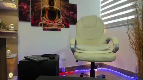 Snapshot of alessandro__wye chatting on March 3, 6:44 pm ALESSANDRO WYE online show from March 3, 6:44 pm