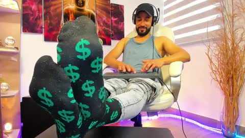 Snapshot of alessandro__wye chatting on March 3, 9:48 pm ALESSANDRO WYE online show from March 3, 9:48 pm