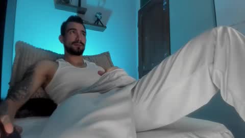 Kciqu3  Independent model online show from October 23, 8:35 am