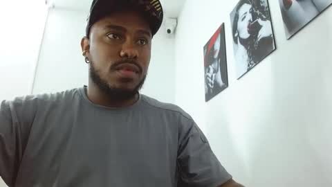 Snapshot of alessandro_hamed chatting on March 19, 1:15 pm alessandro hamed online show from March 19, 1:15 pm