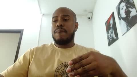 Snapshot of alessandro_hamed chatting on April 4, 1:41 pm alessandro hamed online show from April 4, 1:41 pm