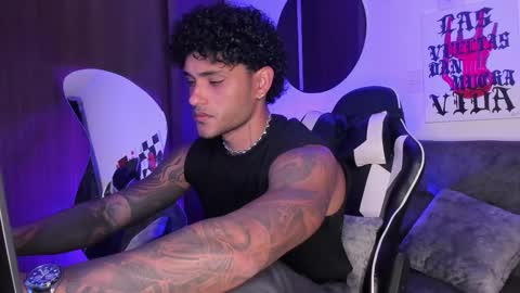 Snapshot of alessandro_vanni chatting on March 2, 2:25 am Alessandro Vanni online show from March 2, 2:25 am