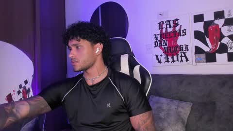 Snapshot of alessandro_vanni chatting on March 10, 2:49 am Alessandro Vanni online show from March 10, 2:49 am