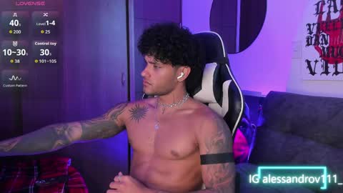 Snapshot of alessandro_vanni chatting on April 12, 2:33 pm Alessandro Vanni online show from April 12, 2:33 pm