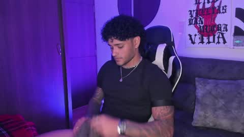 Snapshot of alessandro_vanni chatting on April 24, 2:25 am Alessandro Vanni online show from April 24, 2:25 am