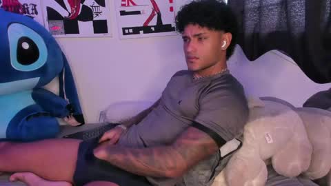 Snapshot of alessandro_vanni chatting on May 13, 2:25 pm Alessandro Vanni online show from May 13, 2:25 pm