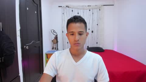 Snapshot of alessandro_wizard chatting on January 21, 7:28 pm Alessandro online show from January 21, 7:28 pm