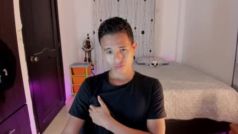 Snapshot of alessandro_wizard chatting on January 29, 11:35 pm Alessandro online show from January 29, 11:35 pm